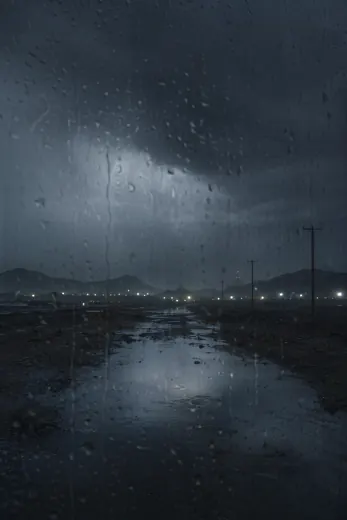 德令哈雨夜戈壁